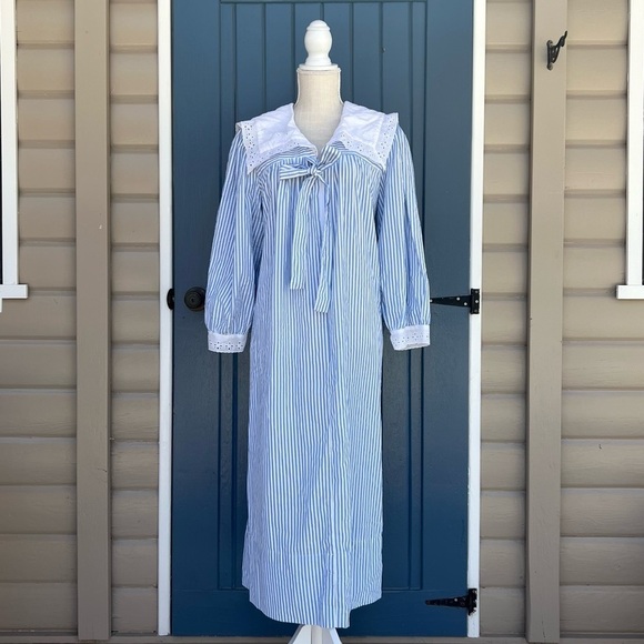 saybury Other - Vintage Saybury Blue Striped Nightgown Women's Size Large